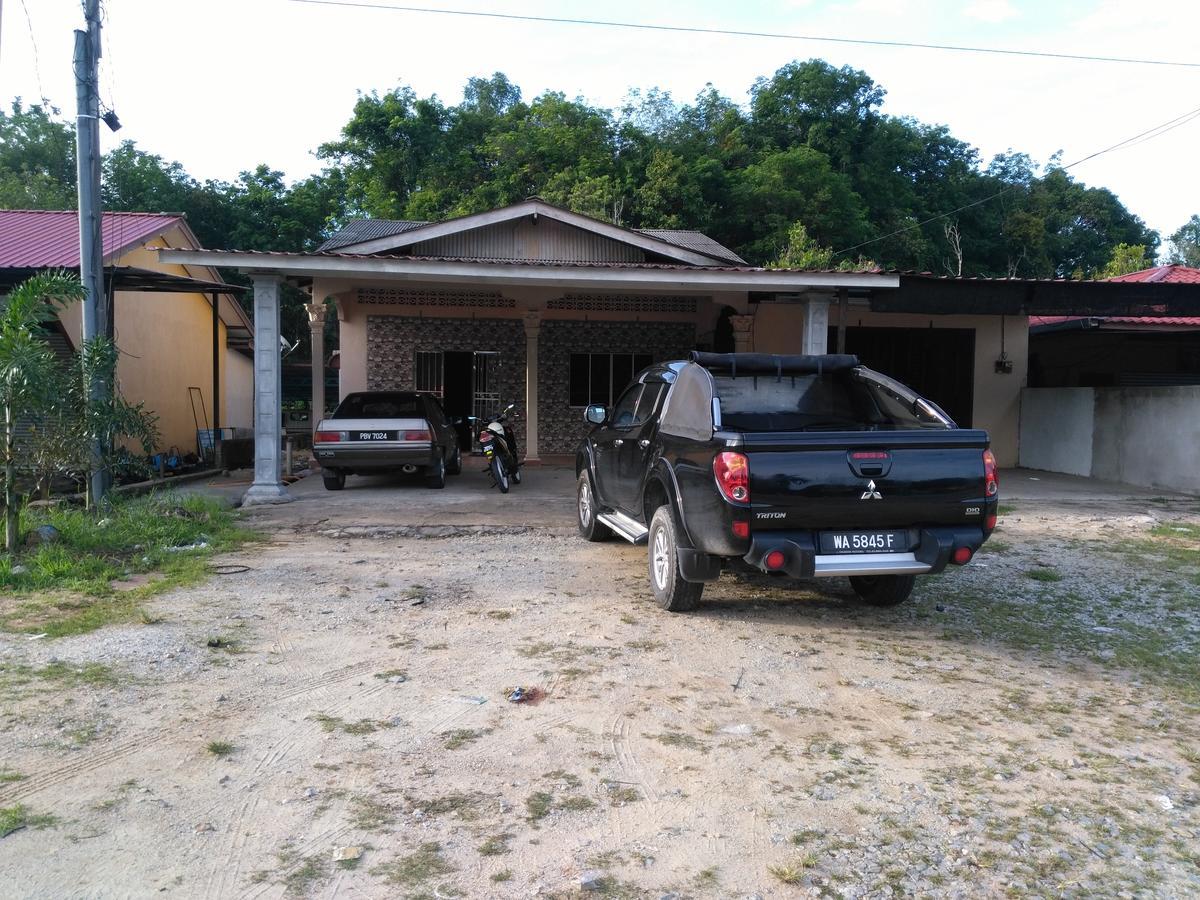 Homestay Jertih Besut Terengganu Extérieur photo